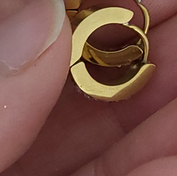 Earrings - Picture 4 of 4